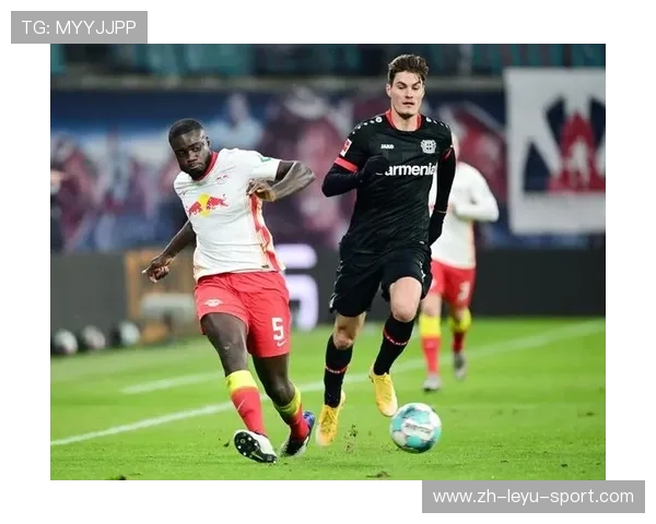 乌帕梅卡诺被评为法甲最佳后卫，乌帕梅卡诺被评为法甲最佳后卫的球员